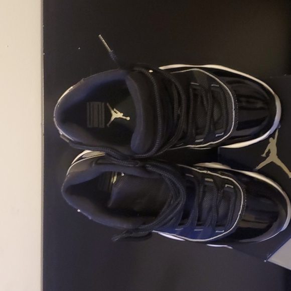 AIR JORDAN 11 RETRO SIZE 8 - Picture 7 of 9